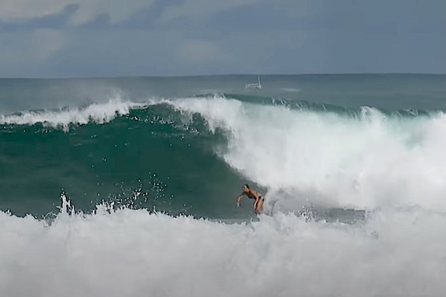 Carissa Moore em Haleiwa grande