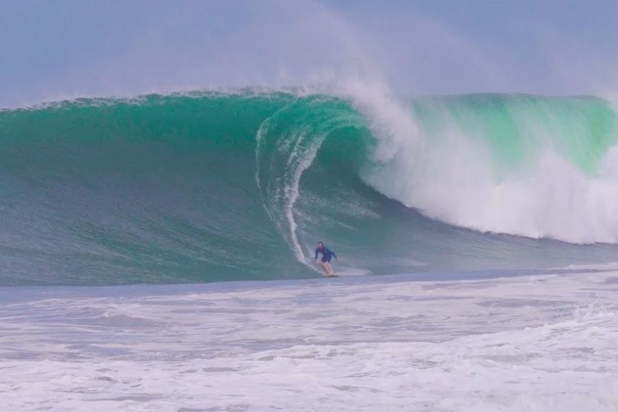 Jamie O&#039;Brien numa surfada de sonho num beach break do México