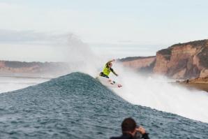 JBAY OPEN: ‘SACA’ ARRANCA CONTRA JOSH KERR E FILIPE TOLEDO