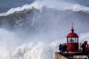 NAZARÉ: O CANHÃO A DISPARAR ONDAS