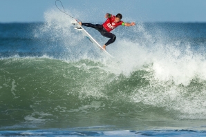 Julian Wilson em J-Bay