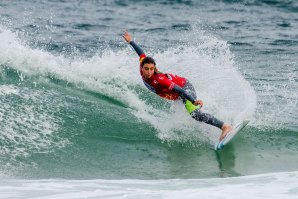 Um dos objetivos de Leonor Fragoso para a 4.ª etapa da Liga é vencer o Local Best Surfer.