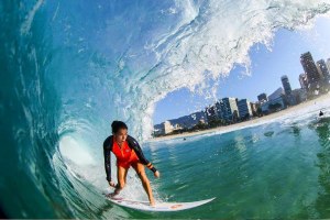 A brasileira Silvana Lima venceu o 'QS em 2016 e vai com tudo no CT da próxima temporada.