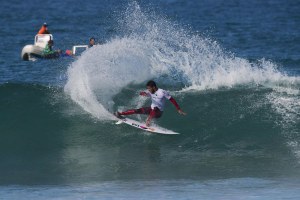 Filipe Toledo é um dos atletas que continua em prova na África do Sul.