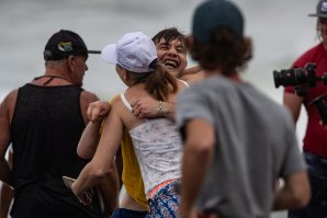 ALGUNS DOS MELHORES SURFISTAS ADAPTADOS DO MUNDO COMPETIRAM EM BALI