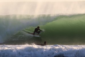 Martim Carrasco esteve em Carcavelos para aprimorar a sua técnica nos tubos de Carcavelos