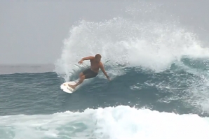 MICK FANNING JÁ AQUECE EM SNAPPER ROCKS