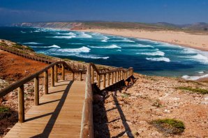 Bom clima, povo afável e clima de paz colocam Portugal no top 3 mundial.