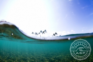 ALARGADO O PERÍODO DE ESPERA DO REEF HAWAIIAN PRO