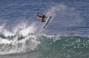 Sebastian Zietz e Ryan Callinan na busca pelo melhor spot em Peniche