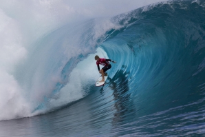 O heat entre John John e Kelly Slater em Teahupoo é o grande favorito entre os homens