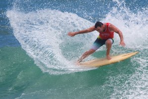 Parko o fazer im impossível numa single-fin.