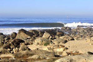 Surf na Ilha de Salgueiros, &quot;abre&quot; uma temporada de bom Surf e bom tempo em Portugal Continental
