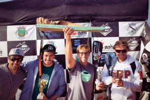 NOVO CAMPEÃO NACIONAL DE SUP WAVE DEFINIDO NA NAZARÉ