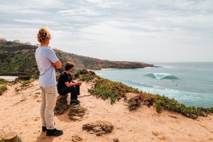 Jackson Lebsack explora Lisboa e Ericeira numa busca pelas ondas e a cultura portuguesas