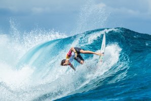 CONDIÇÕES POUCO CONSISTENTES OBRIGAM MORAIS A DISPUTAR A RONDA 2 NO TAHITI PRO TEAHUPOO