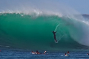 A PASSAGEM DE ANO DE KELLY SLATER EM HONOLUA BAY