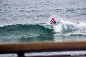 VASCO RIBEIRO ENTRE OS MELHORES 100 SURFISTAS DO MUNDO