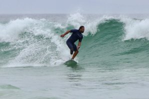 Quero acabar a casa, evoluir no surf e na competição, e ir ao Campeonato do Mundo de surf