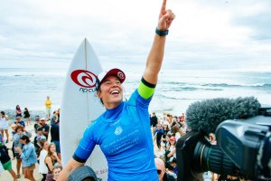 E vão duas vitórias para Tyler Wright no WWT 2016.