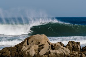 AS ONDAS, O SURF E OS TUBOS NA MEIA LARANJA