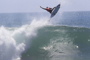 HURLEY PRO TRESTLES: SURFISTAS DE ELITE DERAM ESPECTÁCULO
