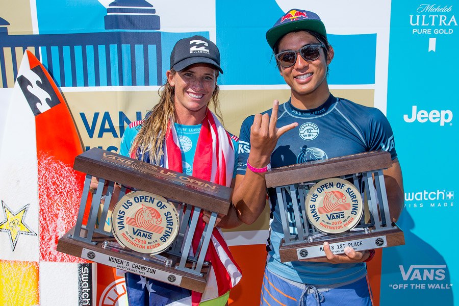 Courtney Conlogue e Kano Igarashi vencem em Huntington Beach.