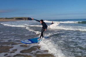 Escola de surf em Santa Cruz procura professor