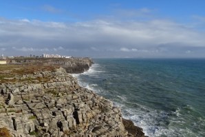 PESCADOR MORDIDO POR TUBARÃO AO LARGO DE PENICHE