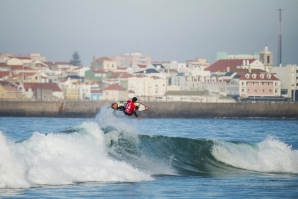 Gabriel Medina já mostrou um pouco do que podemos esperar em Supertubos