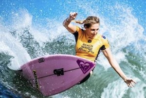 "O melhor surfista dentro de água é aquela que mais sorri"