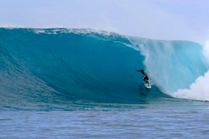 KANDUI, UMA DAS ONDAS MAIS PESADAS E PERFEITAS DO INDICO