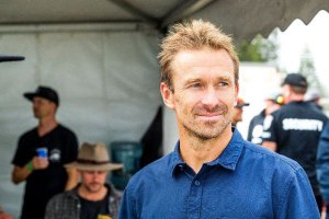 Após 6 anos, Kieren Perrow deixa a WSL.