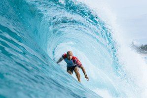 Primeiro Dia do Pipe Pro, Campeãs Dominam, Slater Vence e Tempestade Suspende Competição