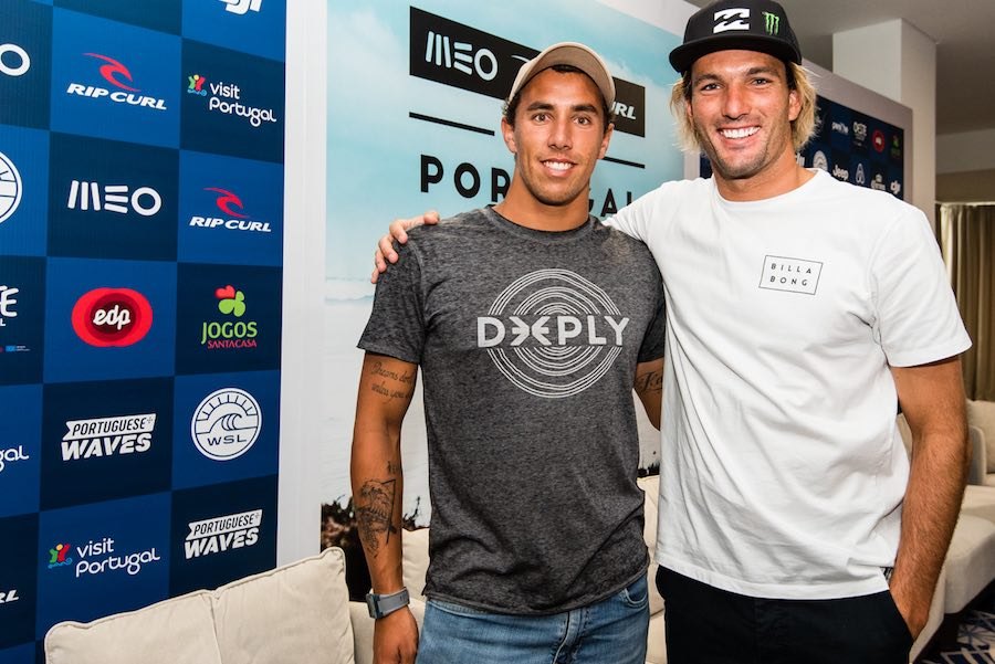 Portugueses Vasco Ribeiro & Frederico Morais prontos para a competição em Peniche.