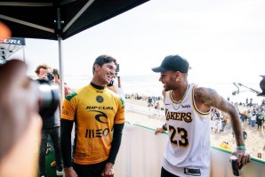 Gabriel Medina contou com o apoio do seu compatriota Neymar, uma estrela do futebol mundial.