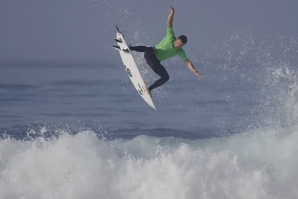 Fanning, Mineirinho e Julian: o free surf em Trestles