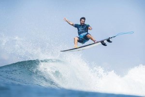 Italo Ferreira destacou-se da concorrência em Bali.