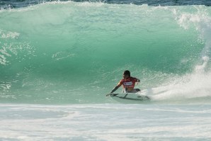 Pedro Henrique num bottom durante o Huawei Cascais Pro que decorreu no Guincho.