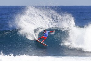 A análise de dados dizem-nos que Filipe Toledo é bom em manobras, mas fraco em tubos. 