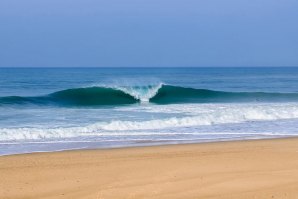 Imagem da Praia do Norte meramente ilustrativa.