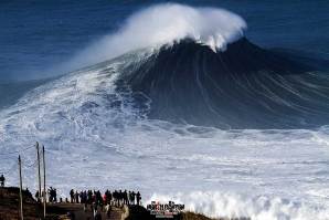 A EXPLICAÇÃO CIENTÍFICA PARA AS GIGANTES ONDAS DA PRAIA DO NORTE