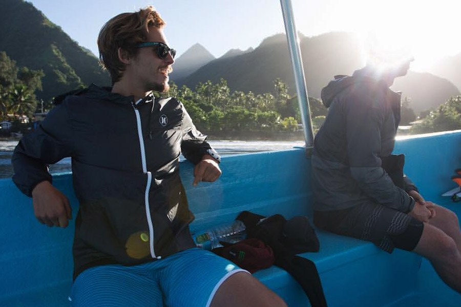 Nic von Rupp aguarda melhores condições para disputar as triagens em Teahupoo.