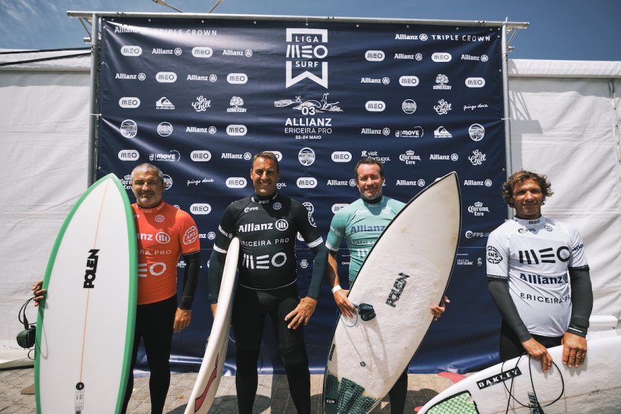 Lendas do surf português voltaram a competir em Ribeira d’Ilhas