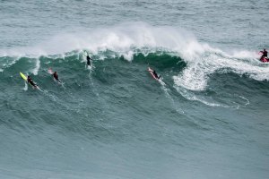 Surf à remada na Praia do Norte