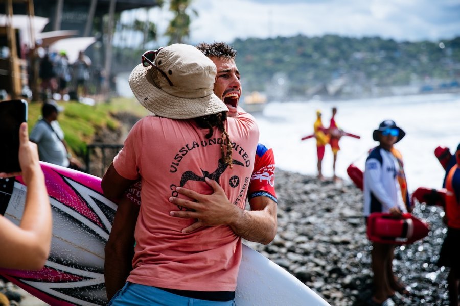 Surpreendente, Marco Mignot elimina Campeão do Mundo Yago Dora nos últimos segundos em Punta Roca