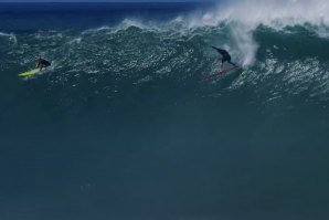 John John Florence e Jack Robinson estreiam a onda gigante de Waimea