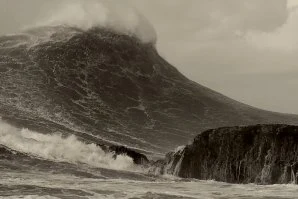 “Onda da Vida”: Rodrigo Koxa surfa a maior onda da temporada num dia histórico na Nazaré