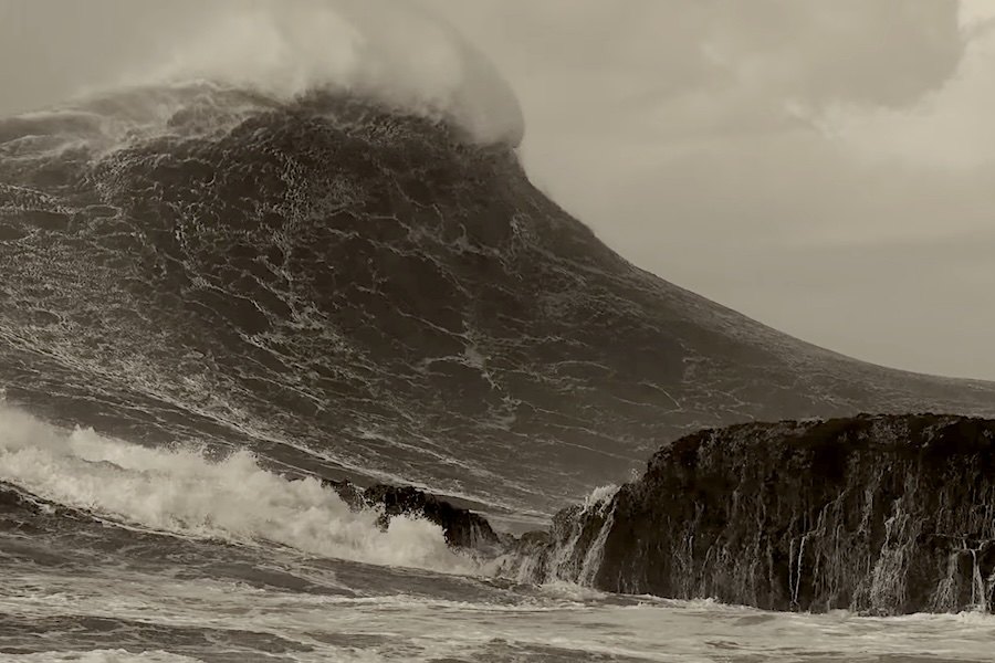 “Onda da Vida”: Rodrigo Koxa surfa a maior onda da temporada num dia histórico na Nazaré
