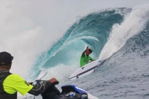 Matahi Drollet a dizer que no Taiti mandam os taitianos.